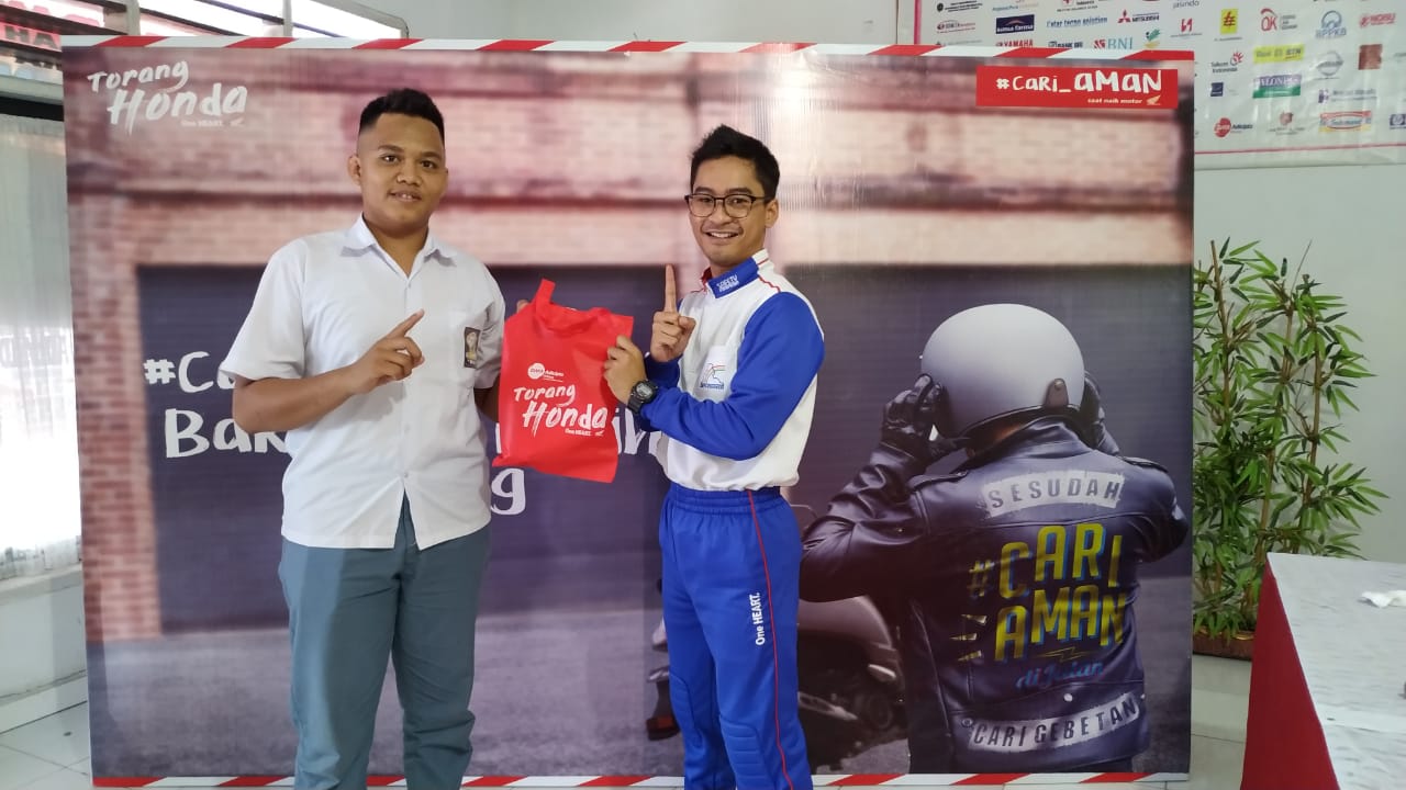 PT DAW Kampanye Keselamatan Berkendara Bagi Pelajar